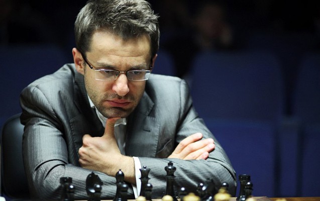 ermeni-sahmatci-bakida-meglub-oldu